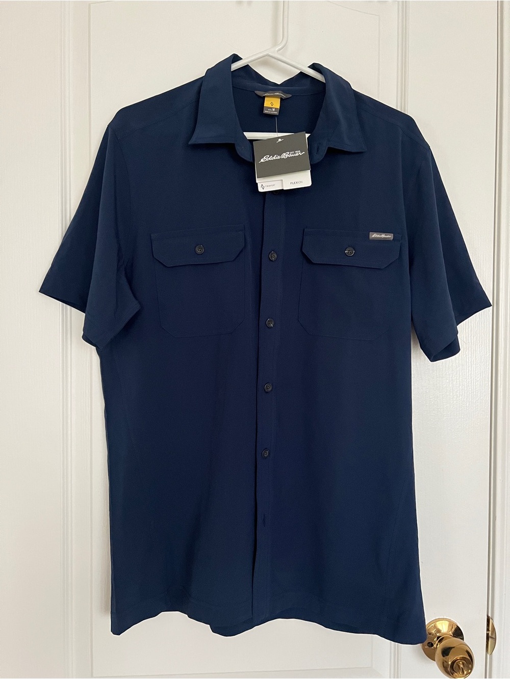 Eddie Bauer Men's Short Sleeve Button-Down Shirt in Navy